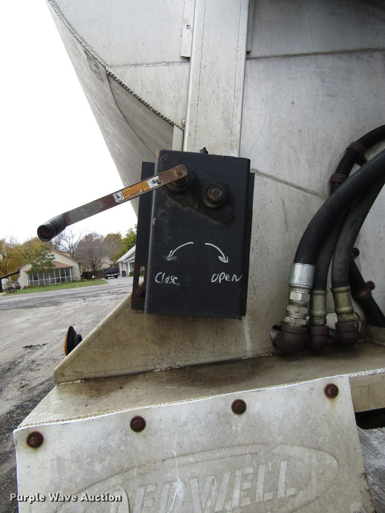 image for item DD3803 2003 Ledwell LW45APW feed delivery trailer