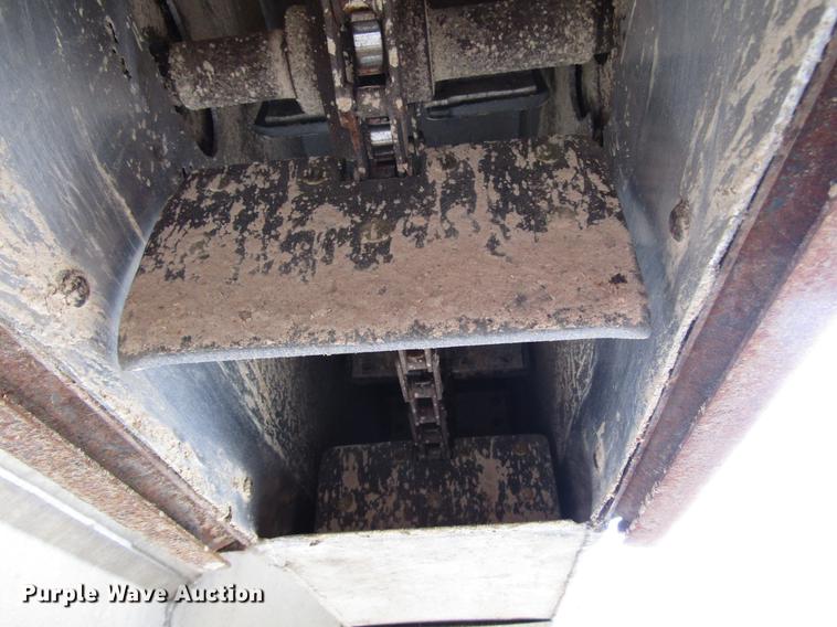 image for item DD3803 2003 Ledwell LW45APW feed delivery trailer