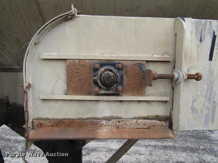 image for item DD3803 2003 Ledwell LW45APW feed delivery trailer