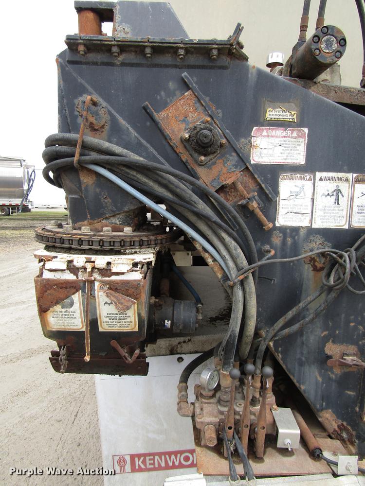 image for item DD3803 2003 Ledwell LW45APW feed delivery trailer