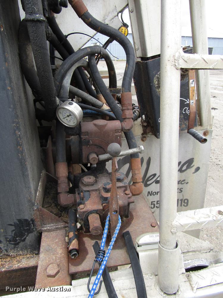 image for item DD3803 2003 Ledwell LW45APW feed delivery trailer