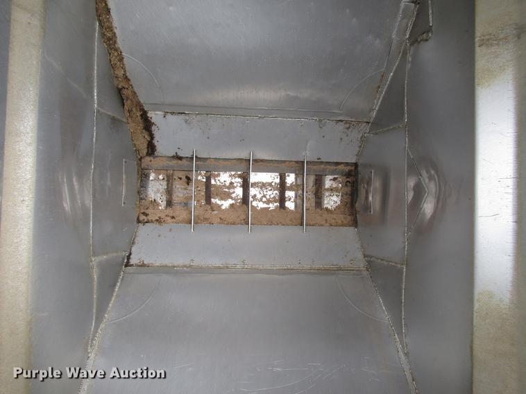 image for item DD3803 2003 Ledwell LW45APW feed delivery trailer