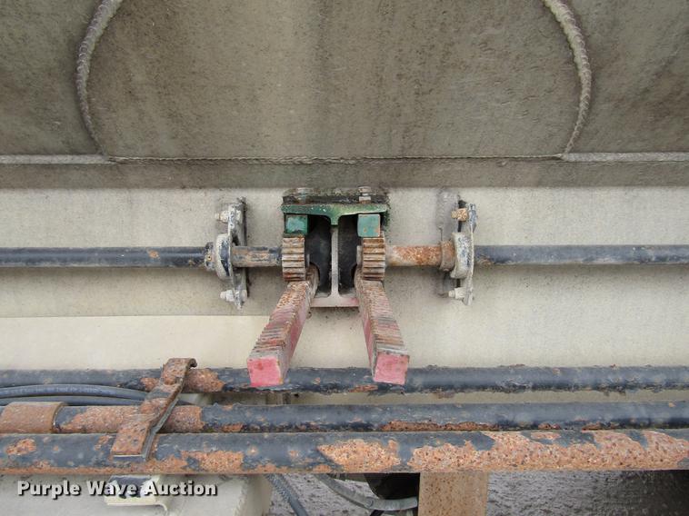 image for item DD3803 2003 Ledwell LW45APW feed delivery trailer