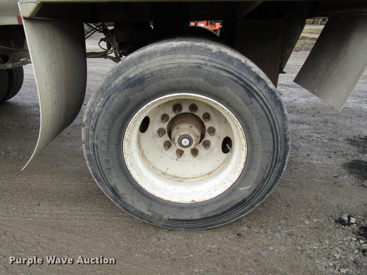 image for item DD3803 2003 Ledwell LW45APW feed delivery trailer