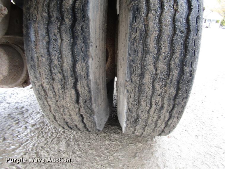 image for item DD3803 2003 Ledwell LW45APW feed delivery trailer