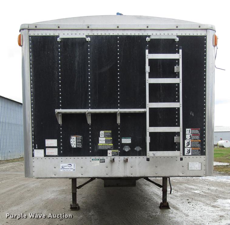 image for item DD3804 2003 Wilson DWH-500B double hopper bottom grain trailer