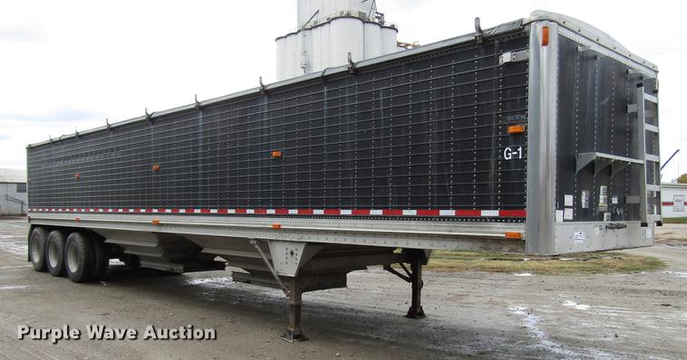 image for item DD3804 2003 Wilson DWH-500B double hopper bottom grain trailer