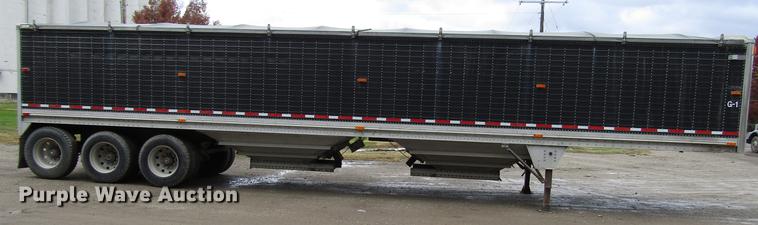 image for item DD3804 2003 Wilson DWH-500B double hopper bottom grain trailer