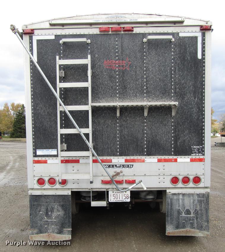 image for item DD3804 2003 Wilson DWH-500B double hopper bottom grain trailer