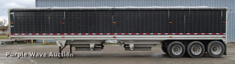 image for item DD3804 2003 Wilson DWH-500B double hopper bottom grain trailer