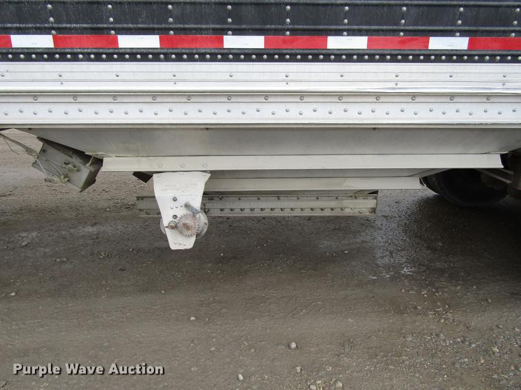 image for item DD3804 2003 Wilson DWH-500B double hopper bottom grain trailer