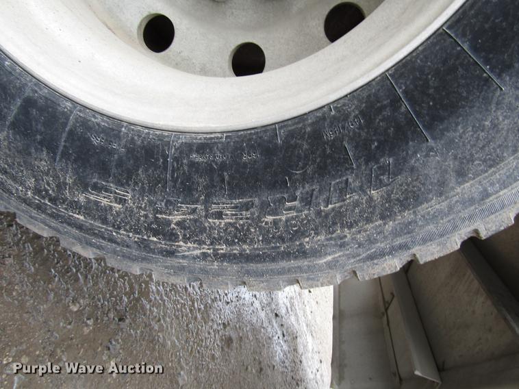 image for item DD3804 2003 Wilson DWH-500B double hopper bottom grain trailer