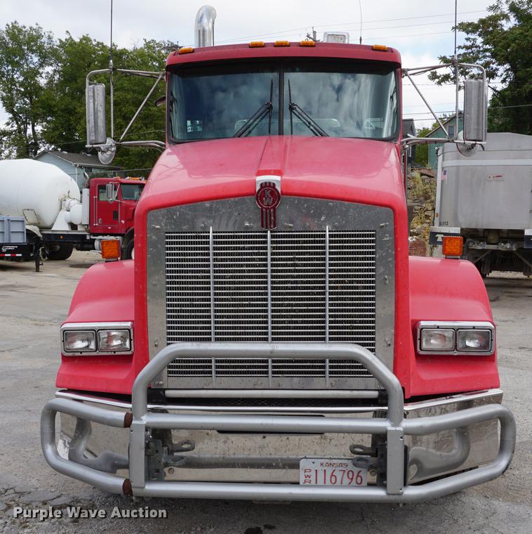 image for item DD6600 2008 Kenworth T800 semi truck