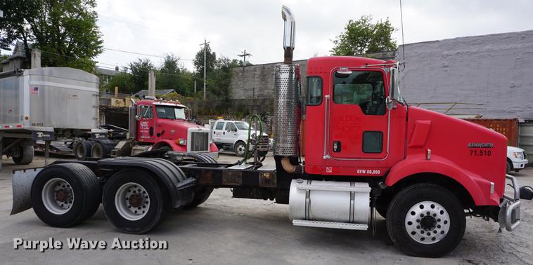 image for item DD6600 2008 Kenworth T800 semi truck