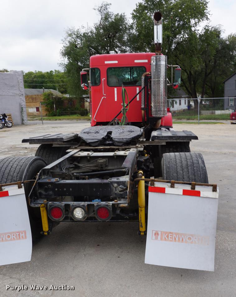 image for item DD6600 2008 Kenworth T800 semi truck