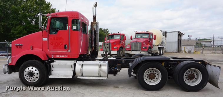 image for item DD6600 2008 Kenworth T800 semi truck