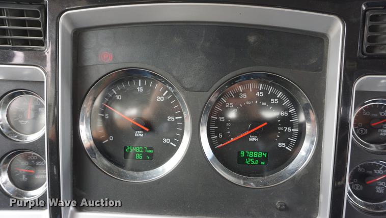 image for item DD6600 2008 Kenworth T800 semi truck