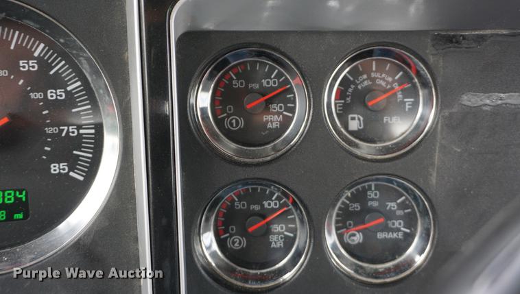 image for item DD6600 2008 Kenworth T800 semi truck