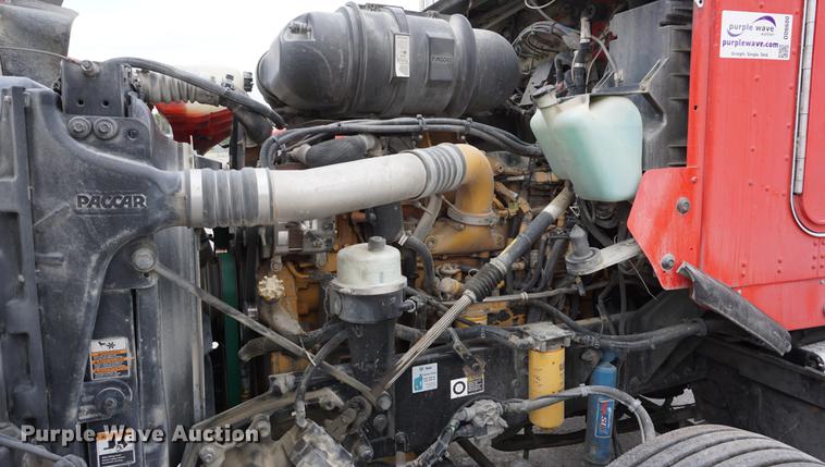 image for item DD6600 2008 Kenworth T800 semi truck