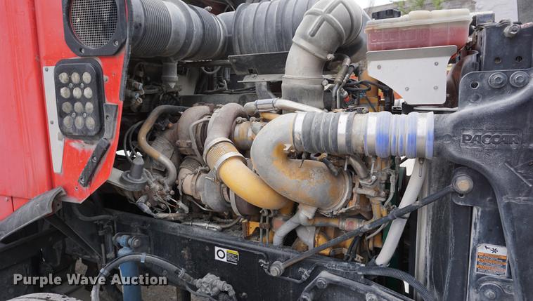 image for item DD6600 2008 Kenworth T800 semi truck