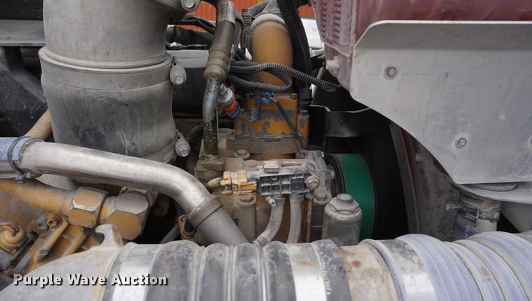 image for item DD6600 2008 Kenworth T800 semi truck