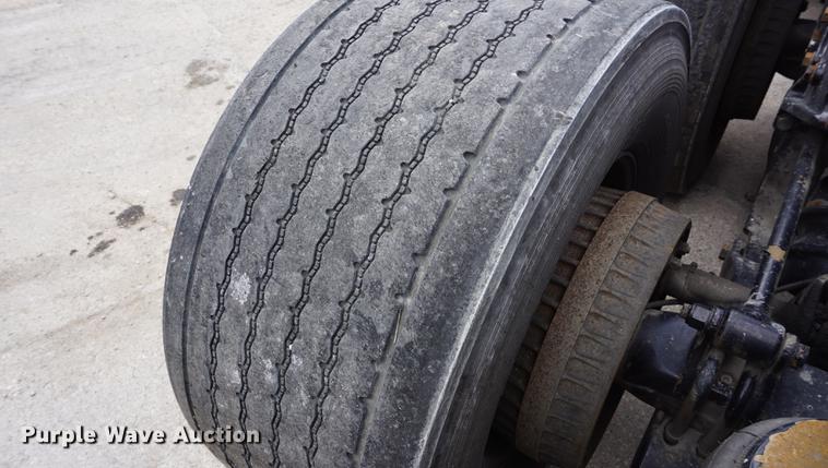 image for item DD6600 2008 Kenworth T800 semi truck