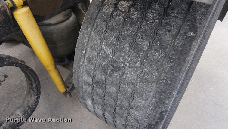 image for item DD6600 2008 Kenworth T800 semi truck