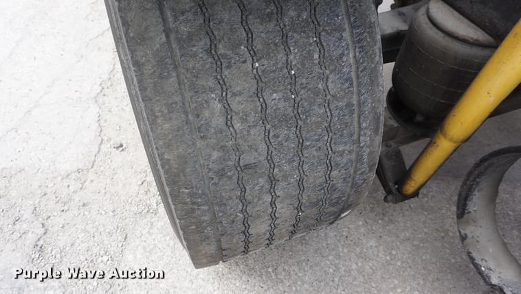 image for item DD6600 2008 Kenworth T800 semi truck