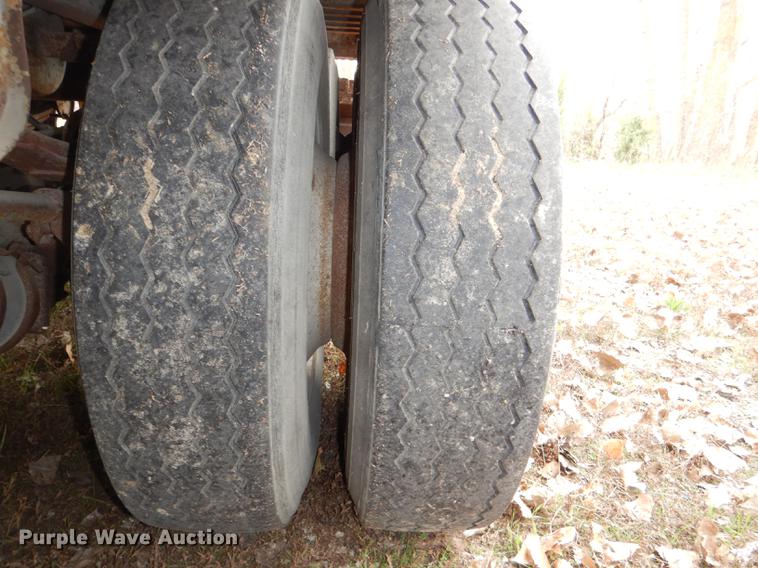 image for item DD8924 1985 Budd NF2S480D62 dry van trailer