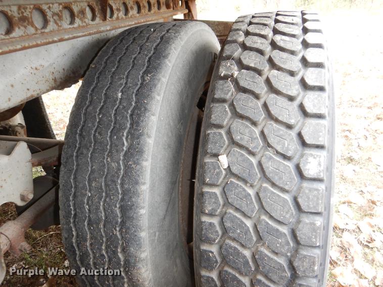 image for item DD8924 1985 Budd NF2S480D62 dry van trailer