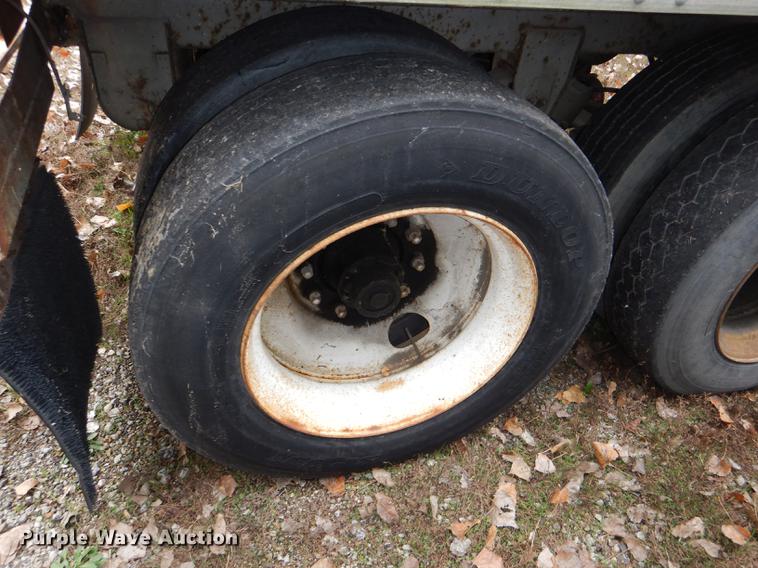 image for item DD8924 1985 Budd NF2S480D62 dry van trailer