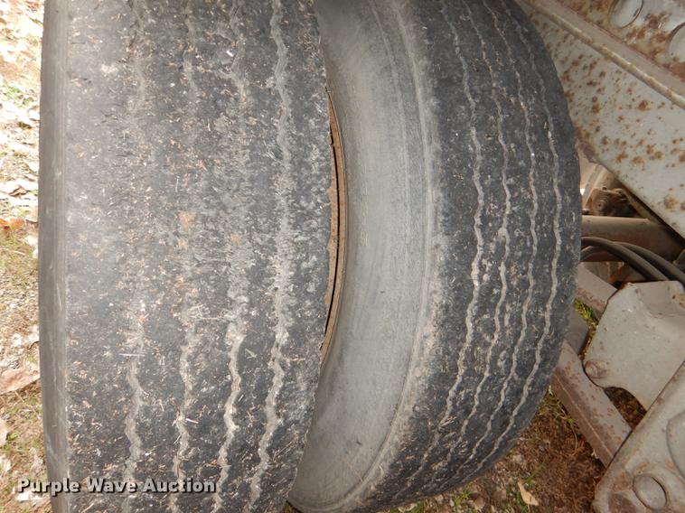 image for item DD8924 1985 Budd NF2S480D62 dry van trailer