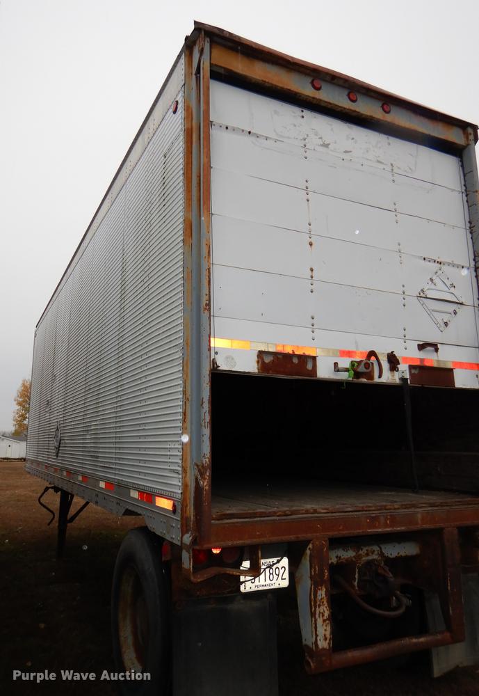 image for item DD8926 1984 Fruehauf dry van trailer