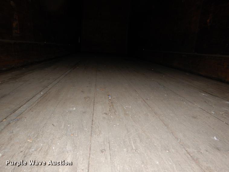 image for item DD8926 1984 Fruehauf dry van trailer