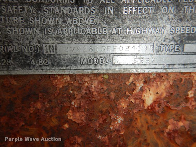 image for item DD8926 1984 Fruehauf dry van trailer