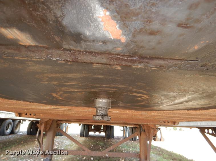 image for item DD8929 2000 Wabash dry van trailer