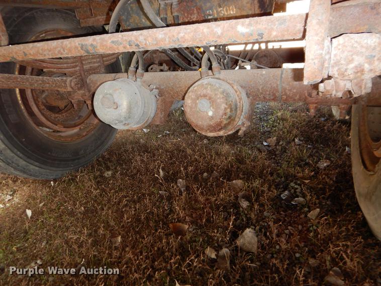 image for item DD8929 2000 Wabash dry van trailer