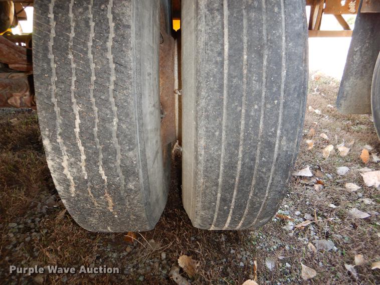 image for item DD8929 2000 Wabash dry van trailer