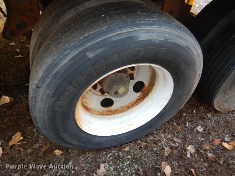 image for item DD8929 2000 Wabash dry van trailer