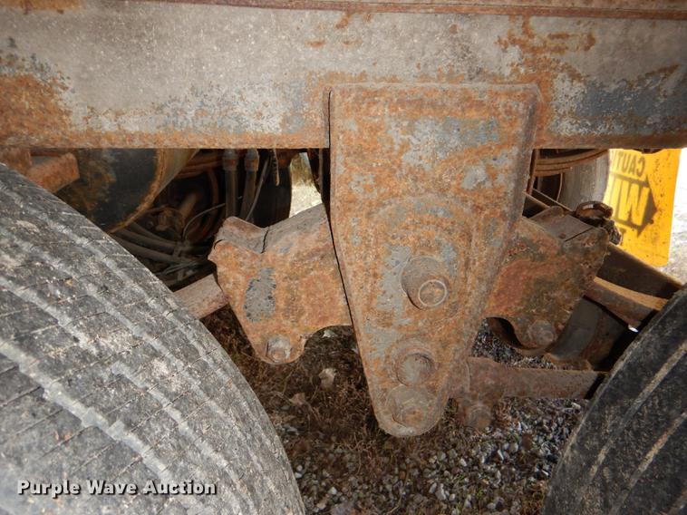 image for item DD8929 2000 Wabash dry van trailer