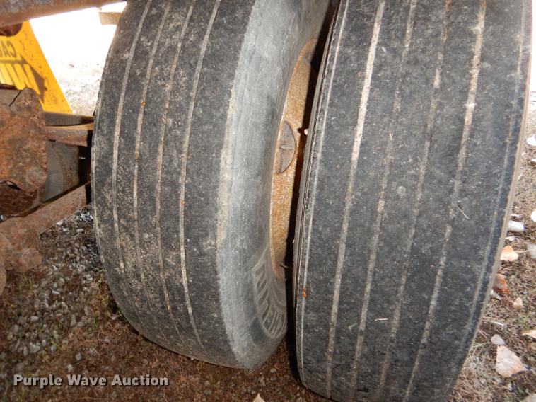 image for item DD8929 2000 Wabash dry van trailer