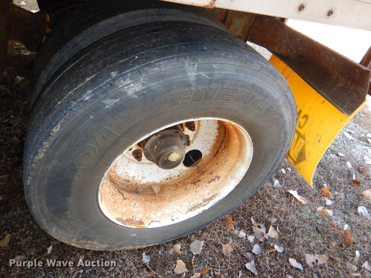 image for item DD8929 2000 Wabash dry van trailer