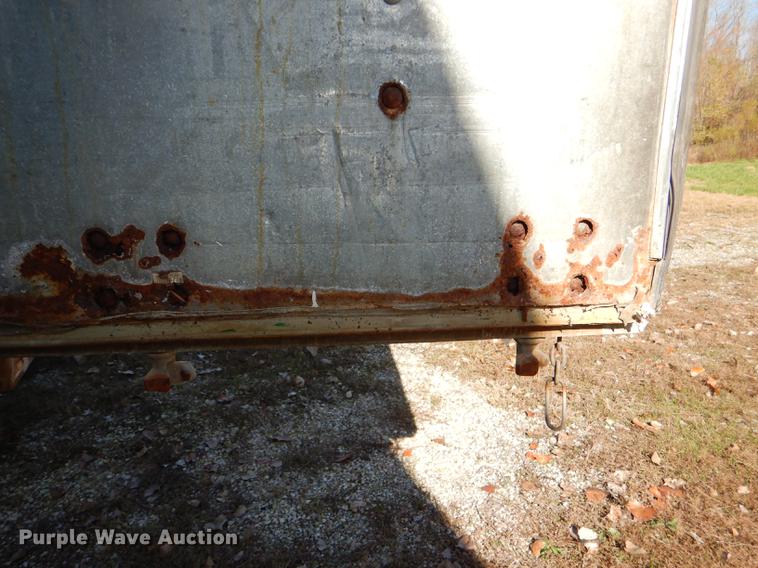 image for item DD8929 2000 Wabash dry van trailer