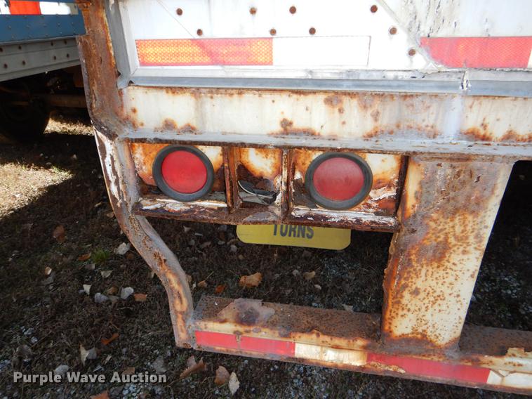 image for item DD8929 2000 Wabash dry van trailer