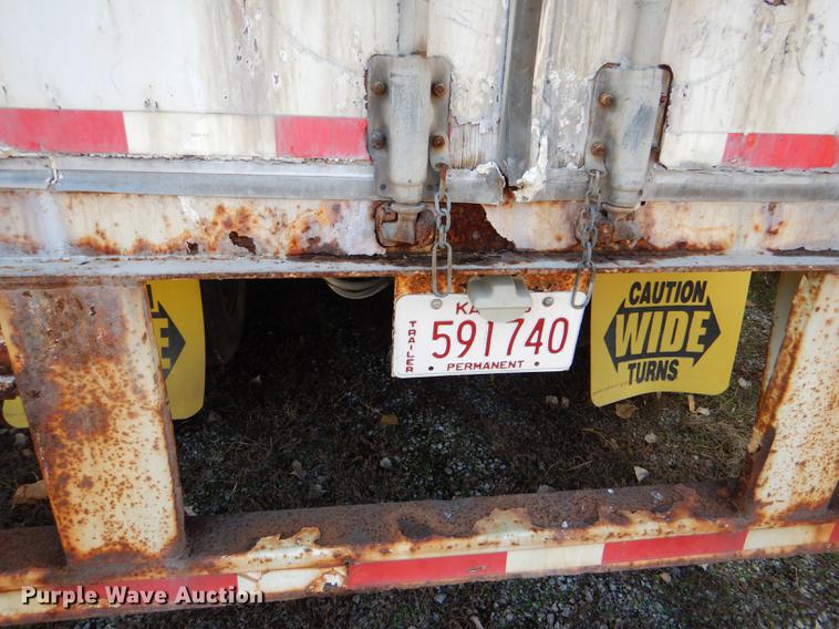 image for item DD8929 2000 Wabash dry van trailer
