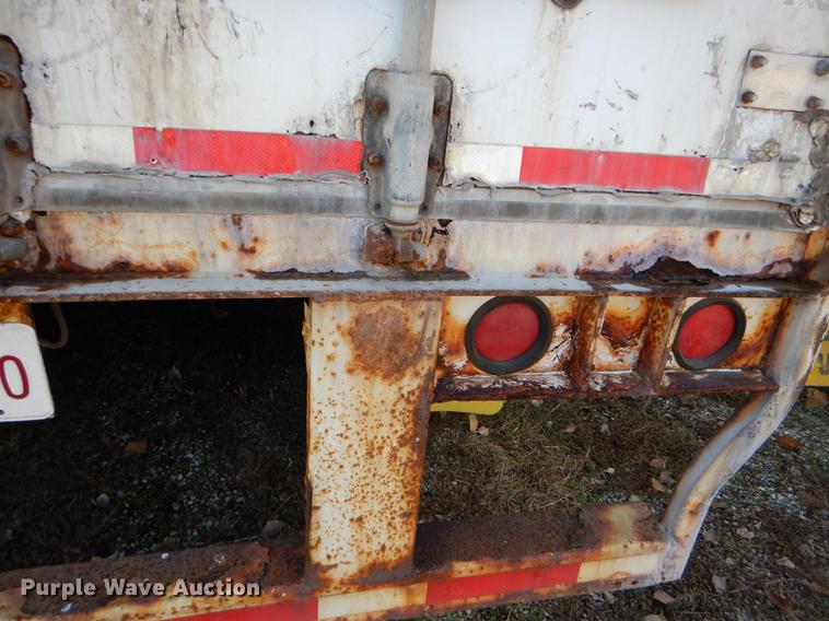 image for item DD8929 2000 Wabash dry van trailer