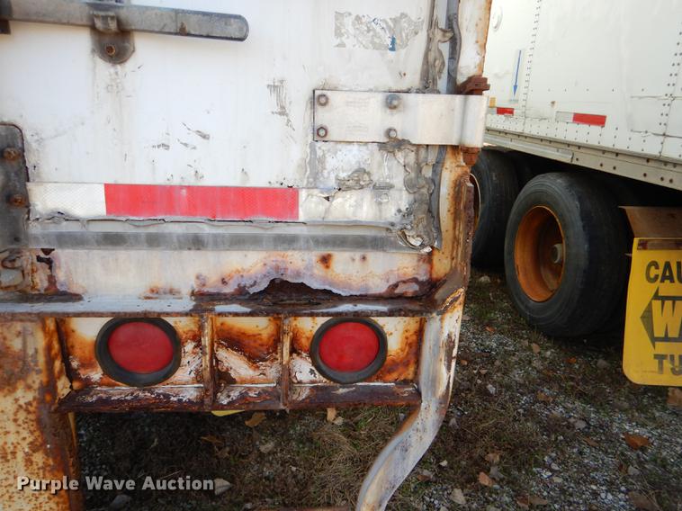 image for item DD8929 2000 Wabash dry van trailer