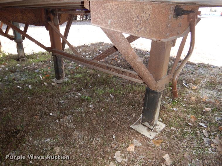 image for item DD8929 2000 Wabash dry van trailer