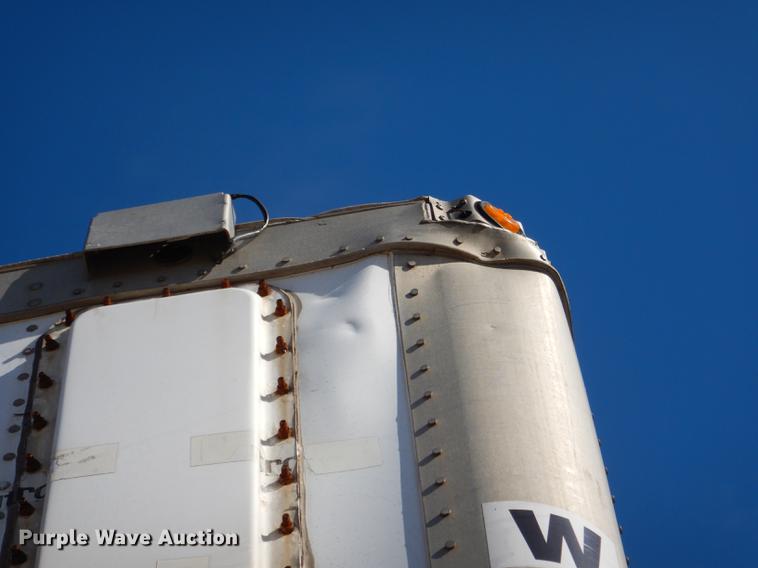 image for item DD8929 2000 Wabash dry van trailer