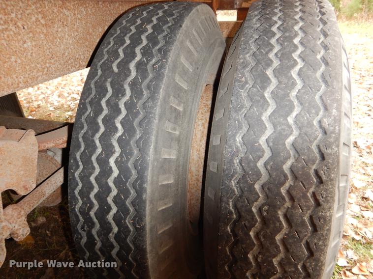 image for item DD8930 1987 Stoughton GSVW-485T-S-WEDGE dry van trailer